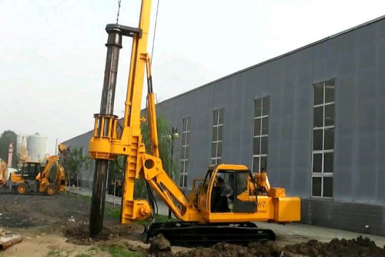 HW Rotary Drilling Rig In Plant Pile Foundation Construction Site