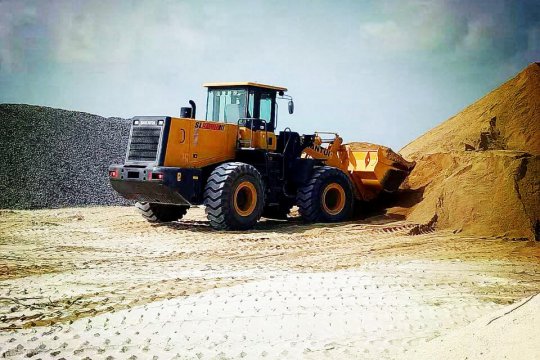 HW Loader In Maldives Working Site